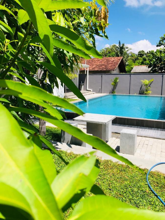 Bony'S Holiday Inn Negombo Exterior photo